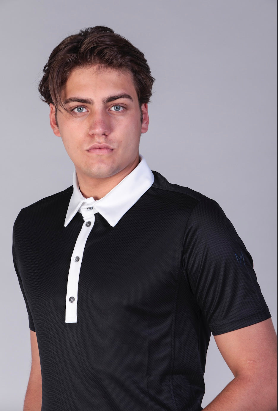 Men's short-sleeved polo shirt with buttons